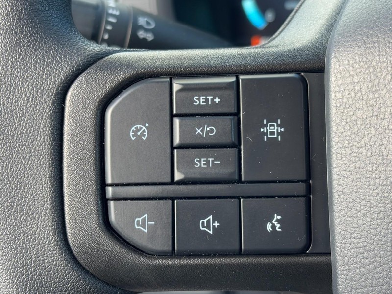 Ford F-150 Vehicle Full-screen Gallery Image 13