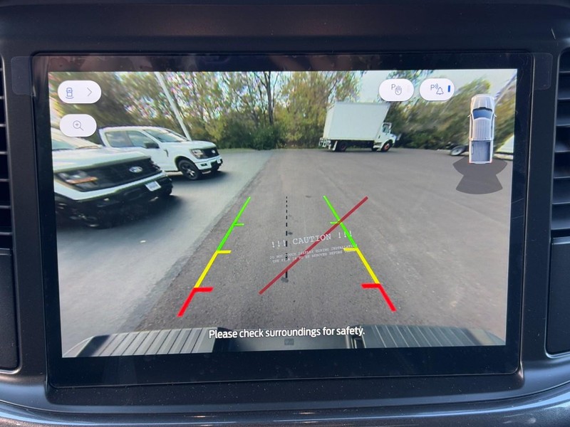 Ford F-150 Vehicle Full-screen Gallery Image 17