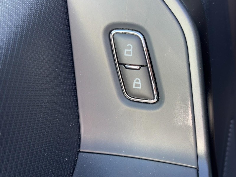 Ford F-150 Vehicle Full-screen Gallery Image 20