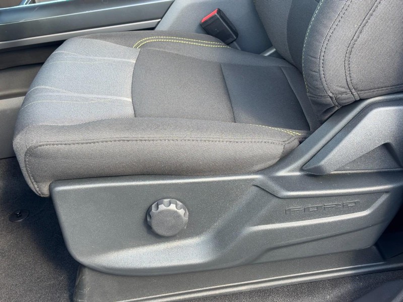 Ford F-150 Vehicle Full-screen Gallery Image 21