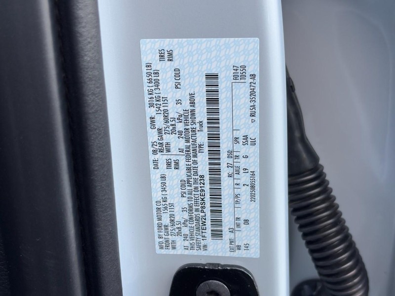 Ford F-150 Vehicle Full-screen Gallery Image 22