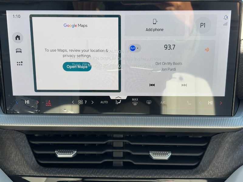 Ford Explorer Vehicle Full-screen Gallery Image 09