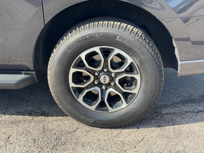 Ford Expedition Max Vehicle Full-screen Gallery Image 07