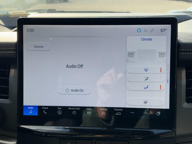 Ford Expedition Max Vehicle Full-screen Gallery Image 14