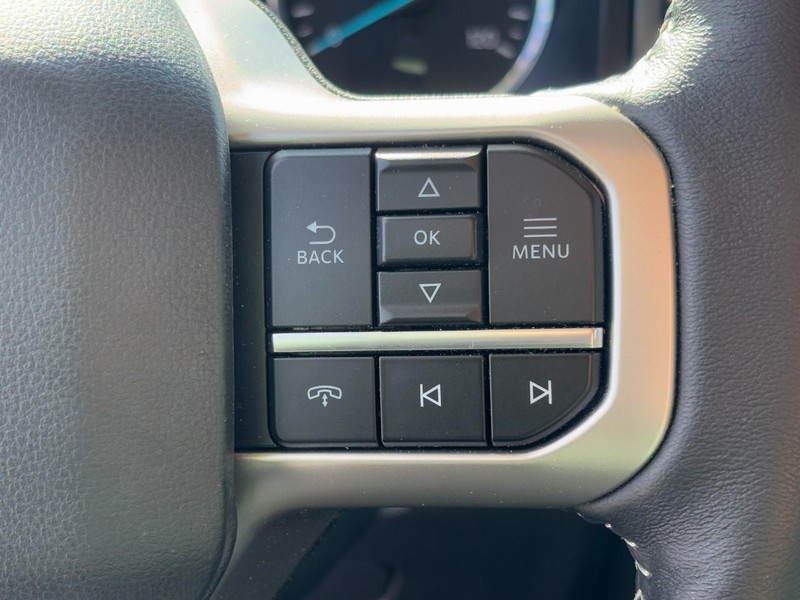 Ford Expedition Max Vehicle Full-screen Gallery Image 19