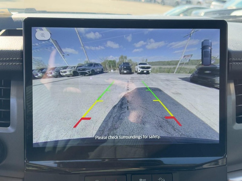 Ford Expedition Max Vehicle Full-screen Gallery Image 22