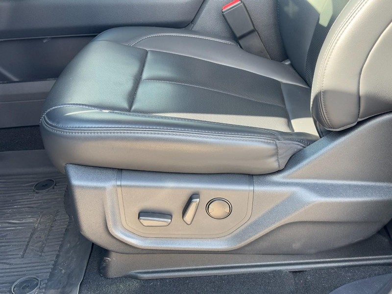 Ford Expedition Max Vehicle Full-screen Gallery Image 27