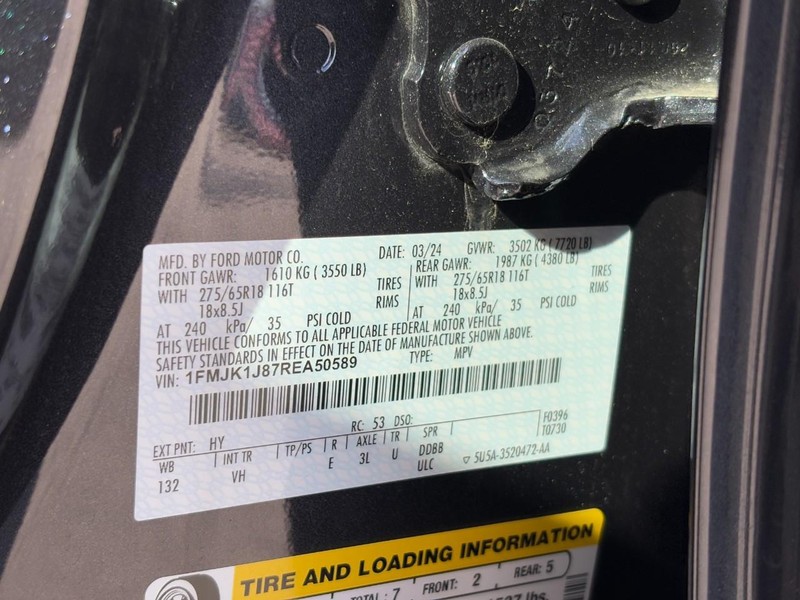 Ford Expedition Max Vehicle Full-screen Gallery Image 28