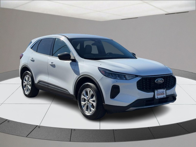 Ford Escape Vehicle Full-screen Gallery Image 02