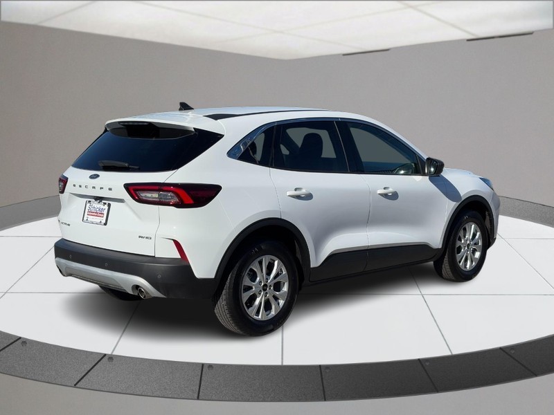 Ford Escape Vehicle Full-screen Gallery Image 03