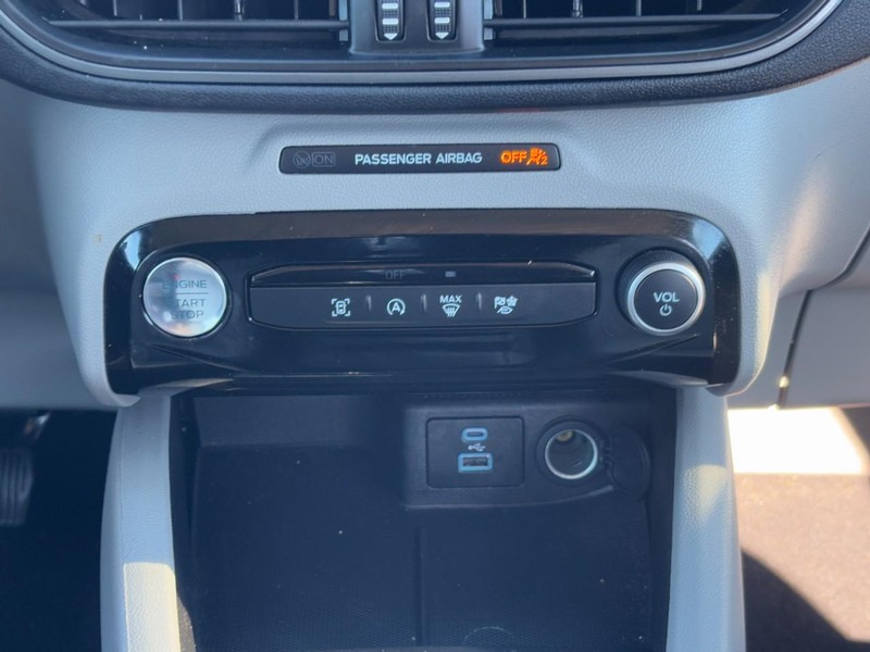 Ford Escape Vehicle Full-screen Gallery Image 14