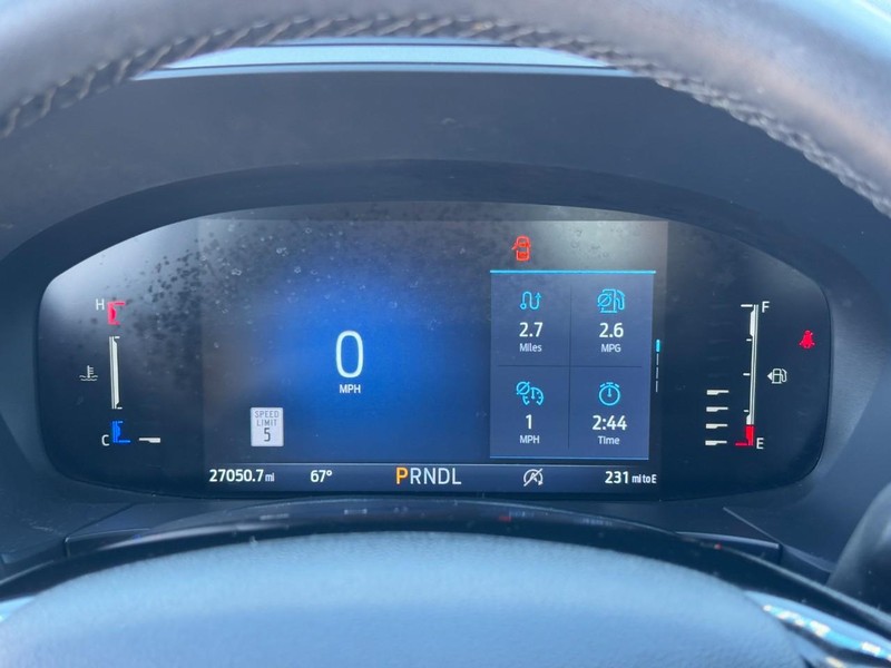 Ford Escape Vehicle Full-screen Gallery Image 19