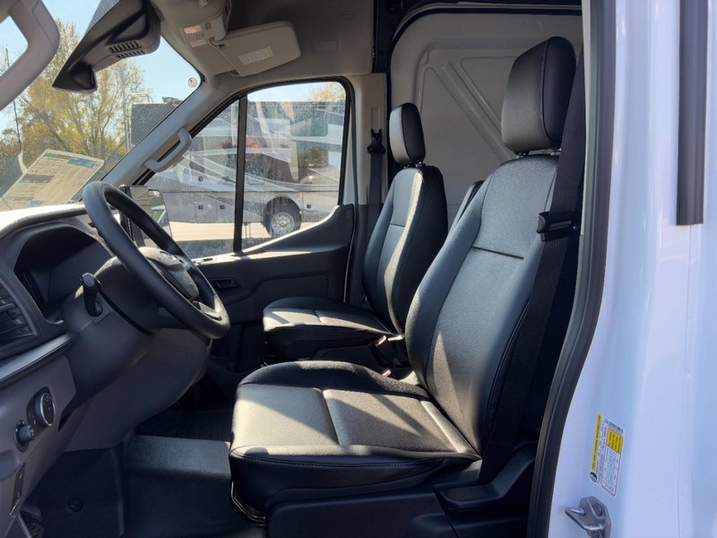 Ford Transit Cargo Van Vehicle Full-screen Gallery Image 06