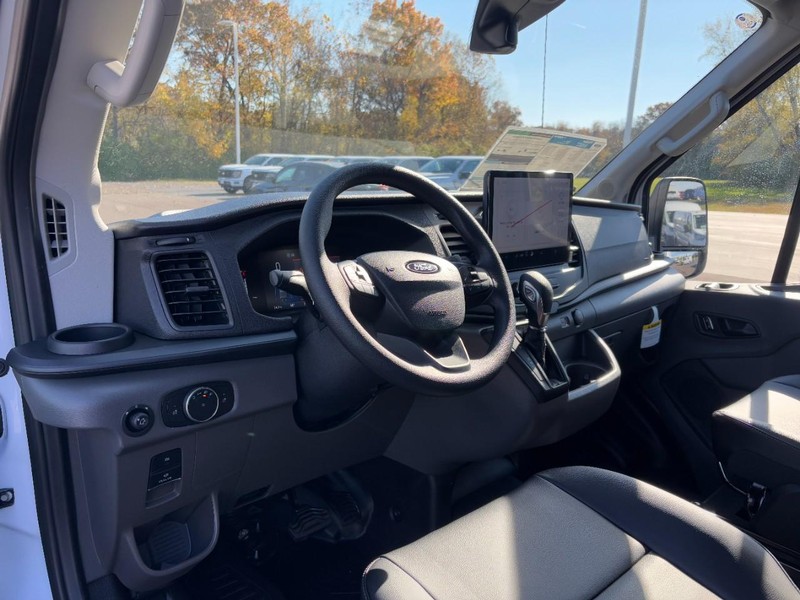 Ford Transit Cargo Van Vehicle Full-screen Gallery Image 07