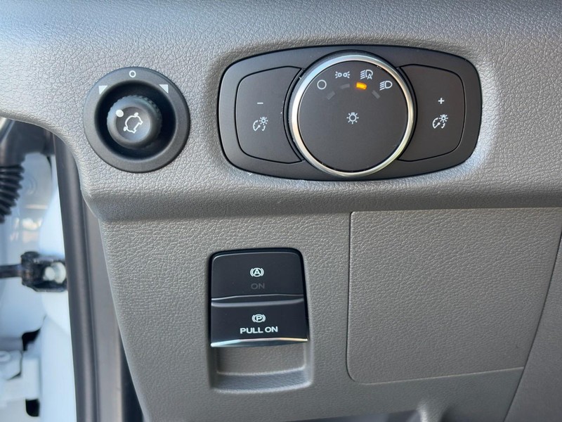 Ford Transit Cargo Van Vehicle Full-screen Gallery Image 08