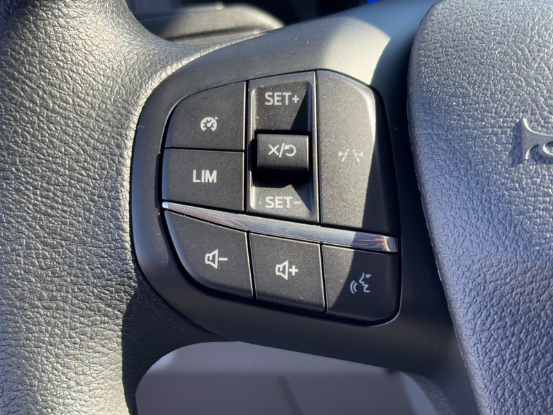 Ford Transit Cargo Van Vehicle Full-screen Gallery Image 09