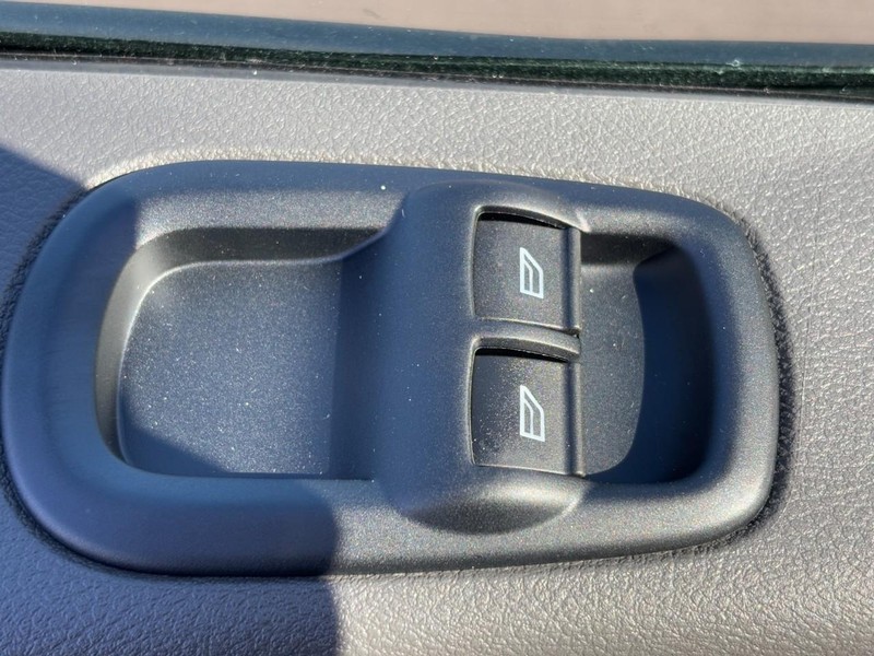 Ford Transit Cargo Van Vehicle Full-screen Gallery Image 16