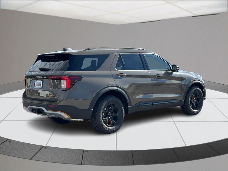 Ford Explorer Vehicle Full-screen Gallery Image 03