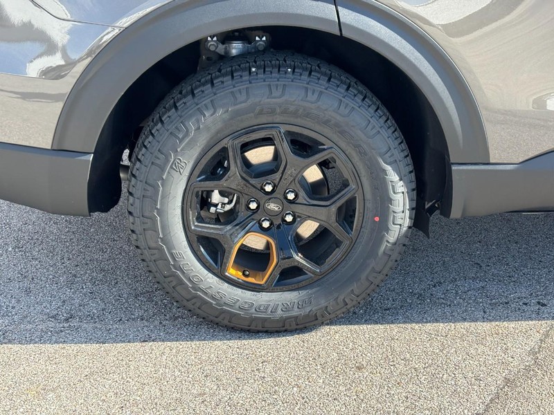 Ford Explorer Vehicle Full-screen Gallery Image 04