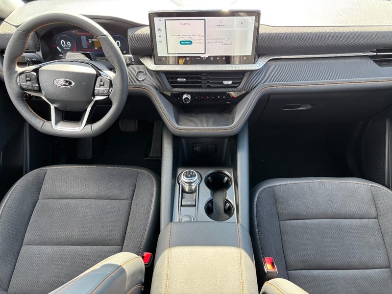 Ford Explorer Vehicle Full-screen Gallery Image 07