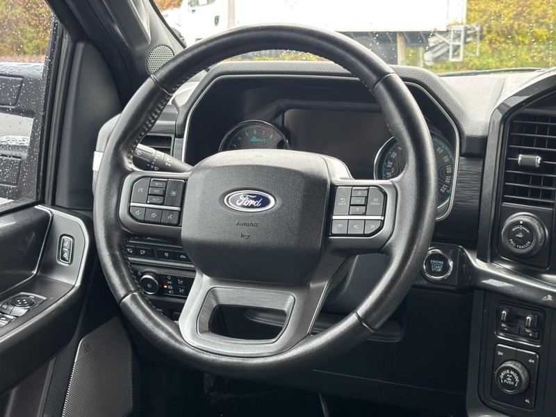 Ford F-150 Vehicle Full-screen Gallery Image 12