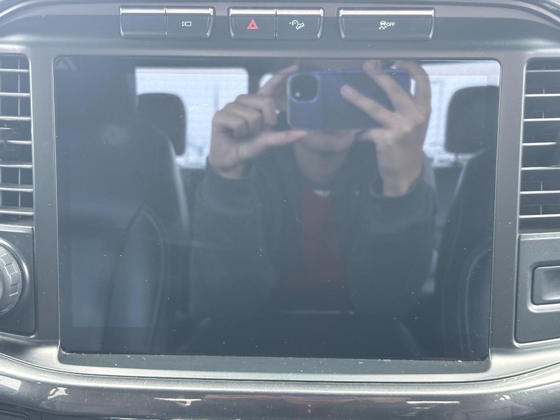 Ford F-150 Vehicle Full-screen Gallery Image 13