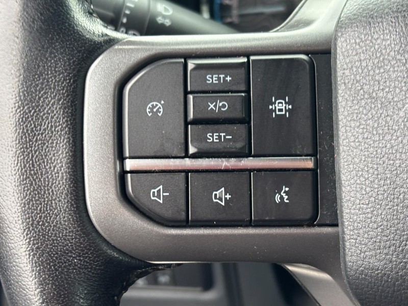 Ford F-150 Vehicle Full-screen Gallery Image 17