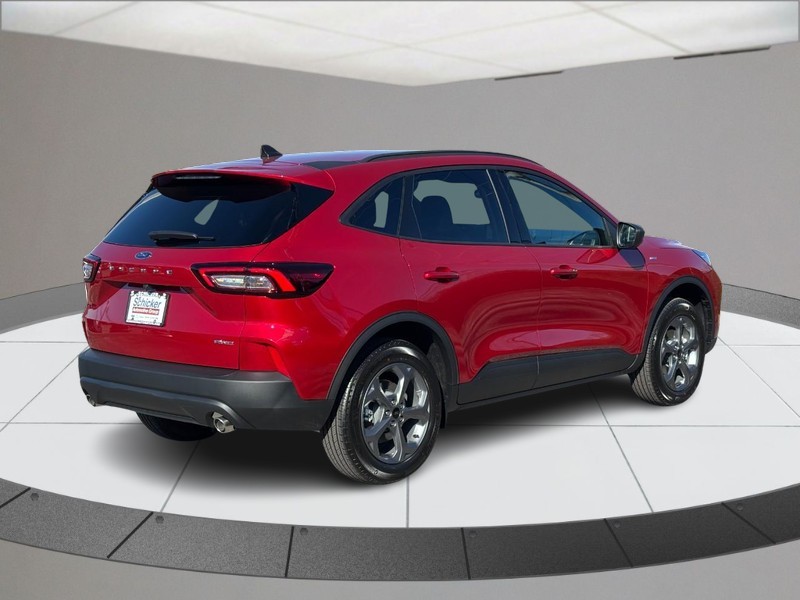 Ford Escape Vehicle Full-screen Gallery Image 03