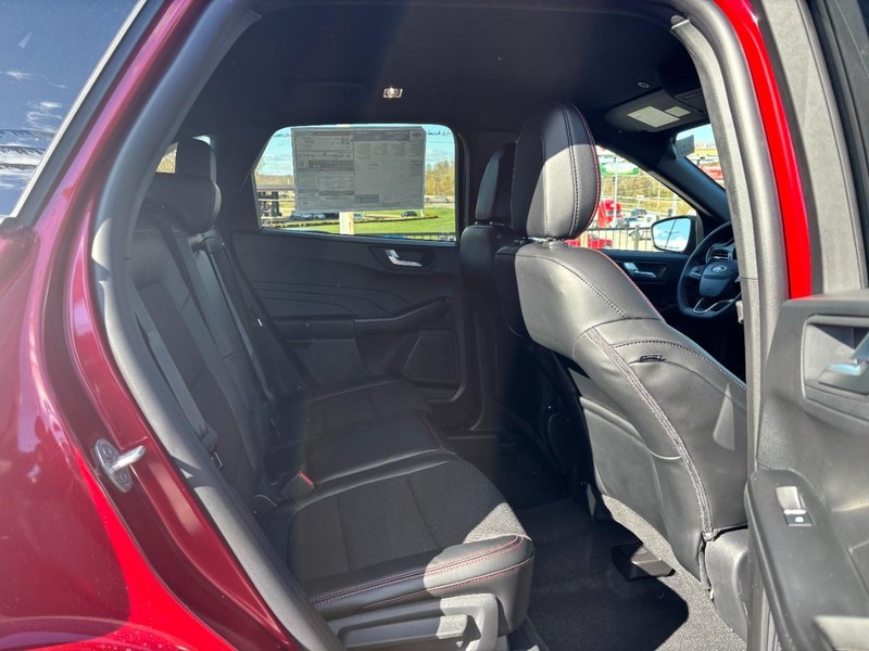 Ford Escape Vehicle Full-screen Gallery Image 05