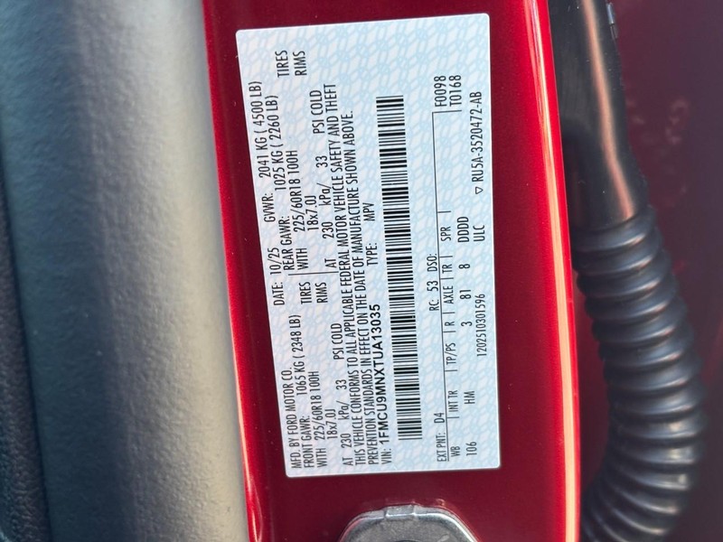 Ford Escape Vehicle Full-screen Gallery Image 21