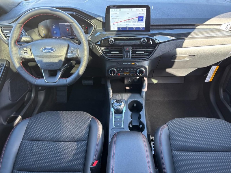 Ford Escape Vehicle Full-screen Gallery Image 06