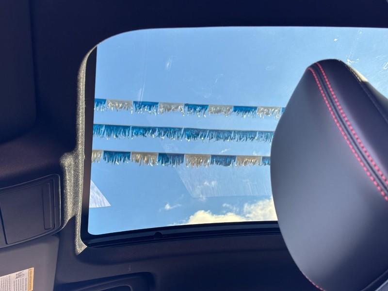 Ford Escape Vehicle Full-screen Gallery Image 21