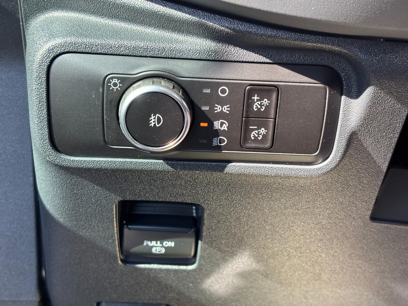 Ford Bronco Vehicle Full-screen Gallery Image 11