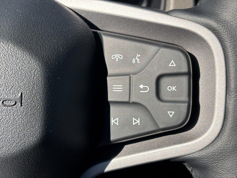 Ford Bronco Vehicle Full-screen Gallery Image 13