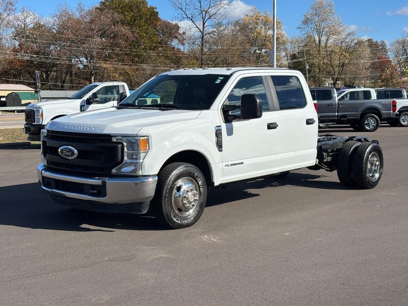 Ford Super Duty F-350 DRW Vehicle Full-screen Gallery Image 07