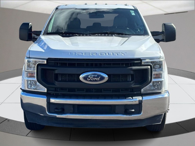 Ford Super Duty F-350 DRW Vehicle Full-screen Gallery Image 08