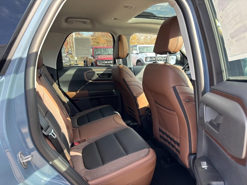 Ford Bronco Sport Vehicle Full-screen Gallery Image 05