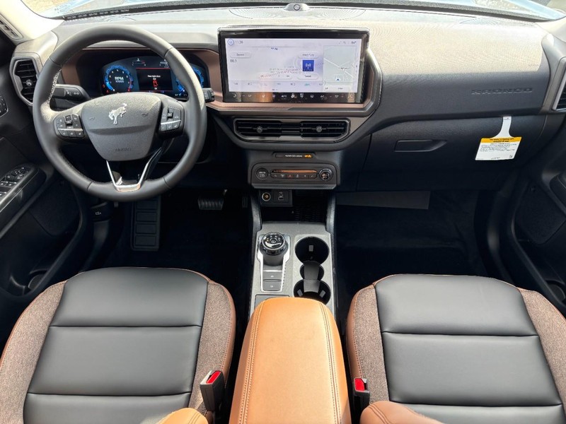 Ford Bronco Sport Vehicle Full-screen Gallery Image 06