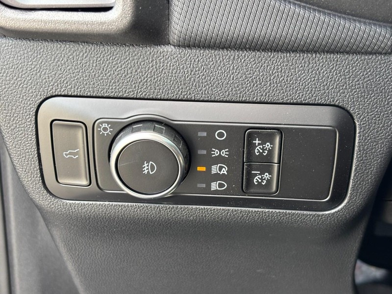 Ford Bronco Sport Vehicle Full-screen Gallery Image 11