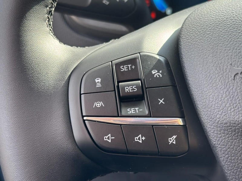 Ford Bronco Sport Vehicle Full-screen Gallery Image 12