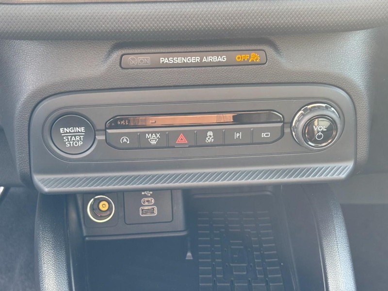 Ford Bronco Sport Vehicle Full-screen Gallery Image 18