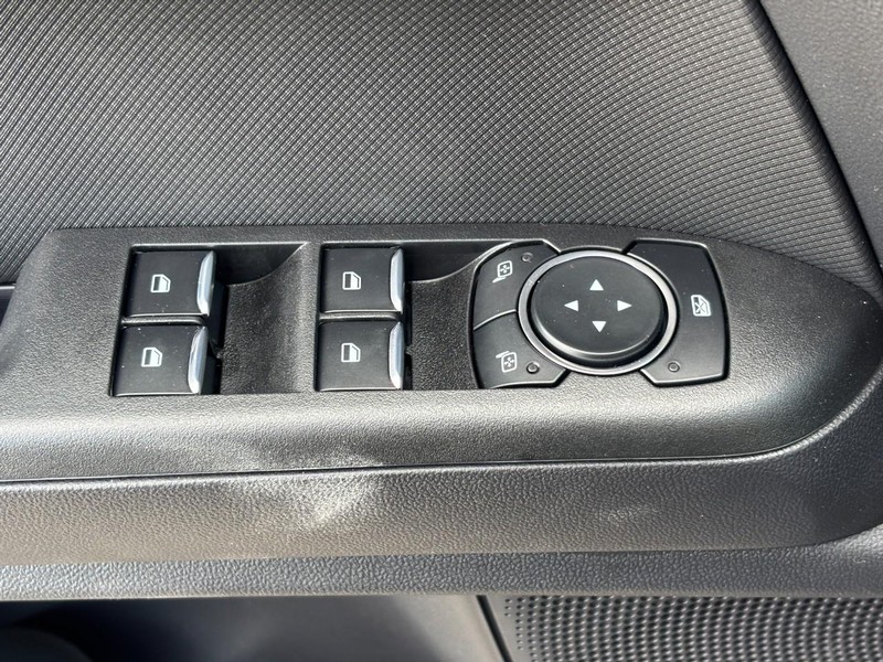 Ford Bronco Sport Vehicle Full-screen Gallery Image 19