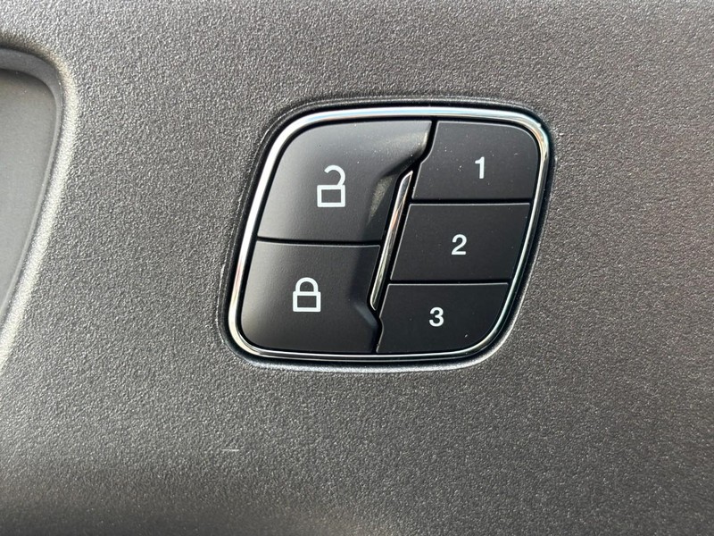 Ford Bronco Sport Vehicle Full-screen Gallery Image 20