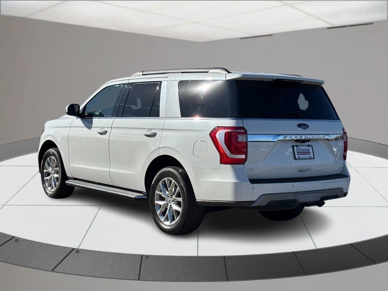 Ford Expedition Vehicle Full-screen Gallery Image 06