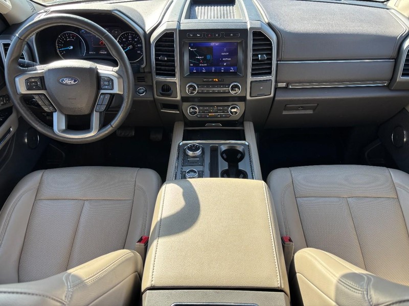 Ford Expedition Vehicle Full-screen Gallery Image 12