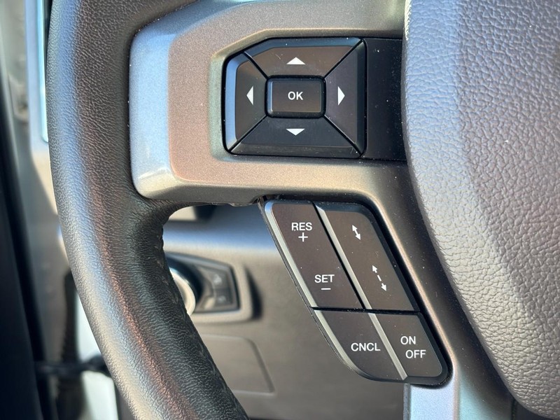 Ford Expedition Vehicle Full-screen Gallery Image 18