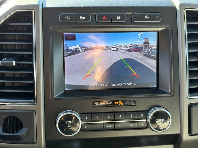 Ford Expedition Vehicle Full-screen Gallery Image 22