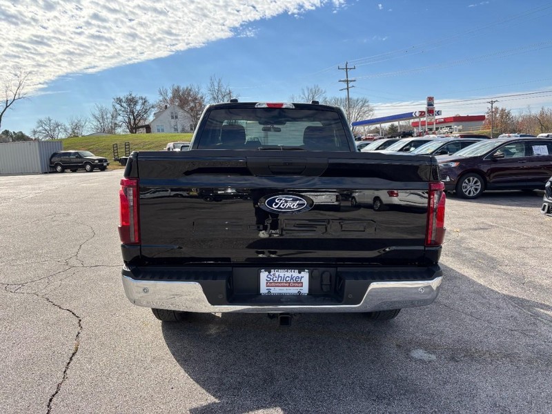 Ford F-150 Vehicle Full-screen Gallery Image 05