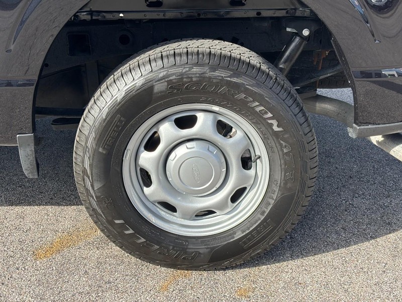 Ford F-150 Vehicle Full-screen Gallery Image 07