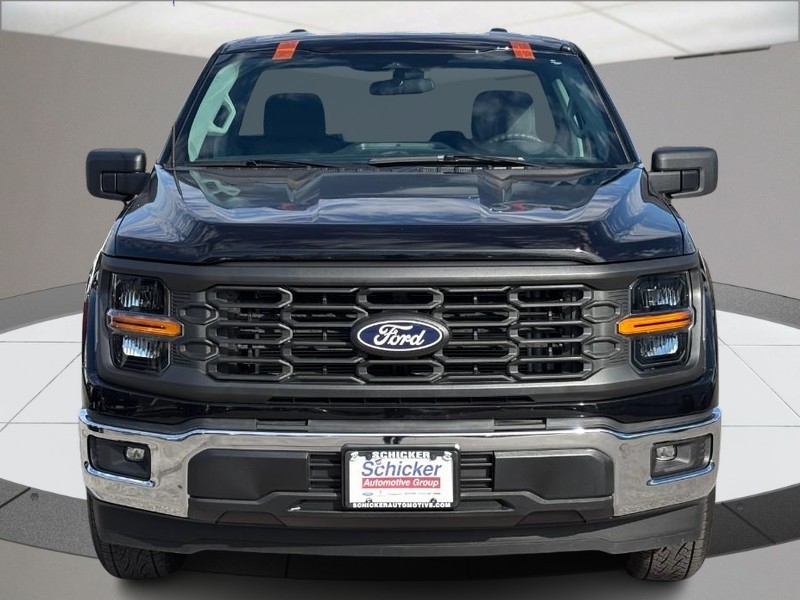 Ford F-150 Vehicle Full-screen Gallery Image 09
